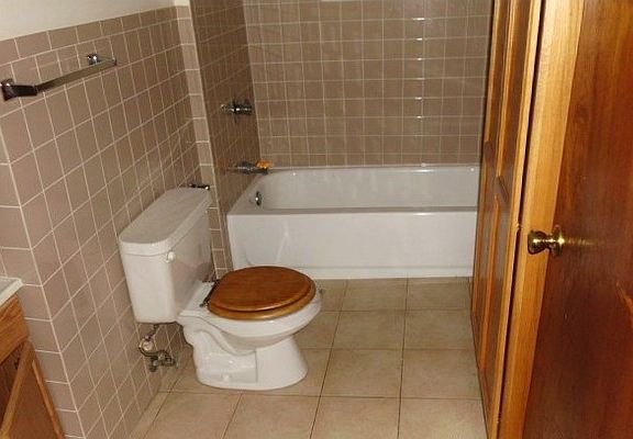 5th image of 246 E 92nd St #246