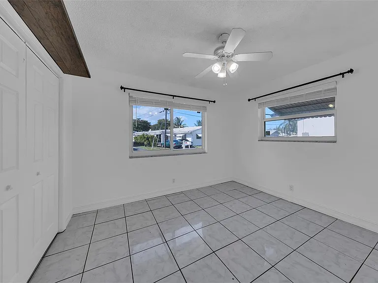 1906 NW 45th Ct — Photo 21
