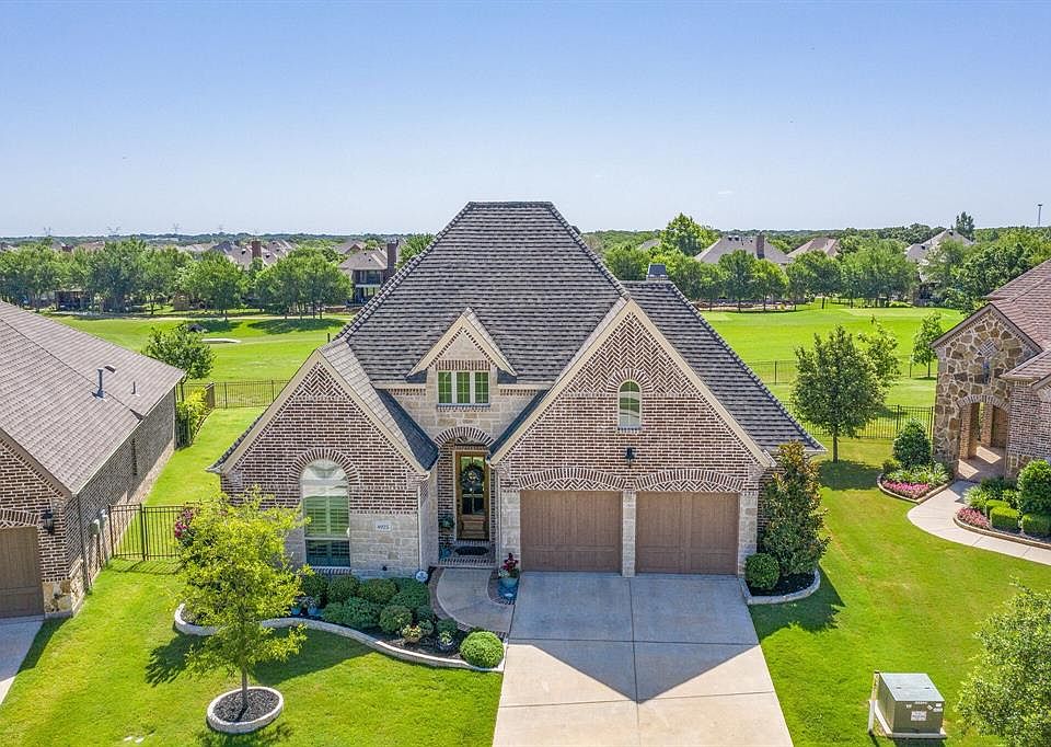 1st image of 8925 Honeysuckle Dr