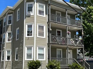 121 Charlton St, Southbridge, MA 01550