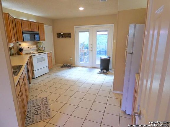 4th image of 846 Amberstone Dr