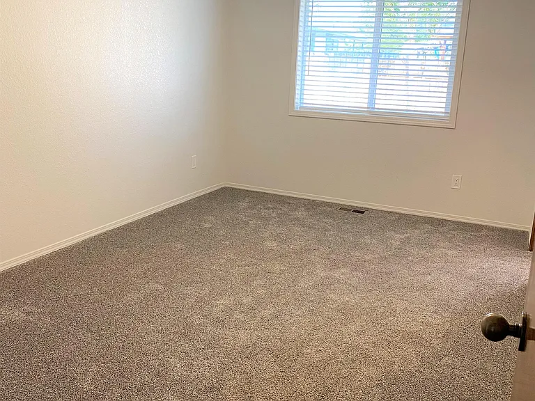 512 S Kearney Pl — Photo 36