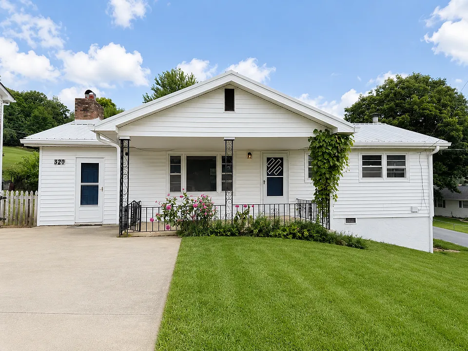 320 Independence Dr