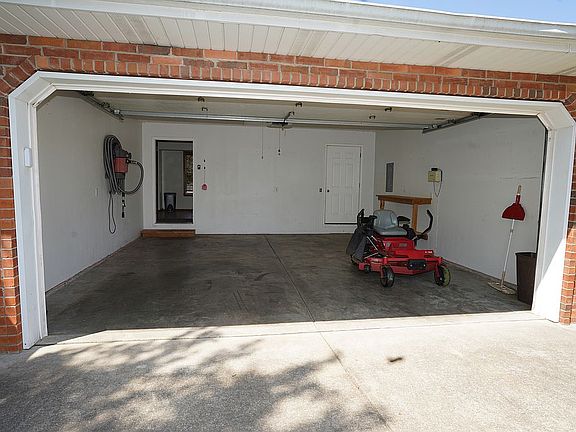 5th image of 5800 N 11th Ave