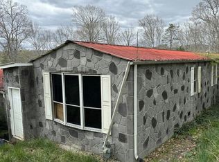 103 Sportsman Club Rd, Harriman, TN 37748