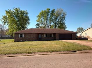 944 Troutman Dr, Lebanon, MO 65536