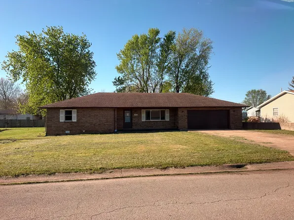 944 Troutman Dr, Lebanon, MO 65536