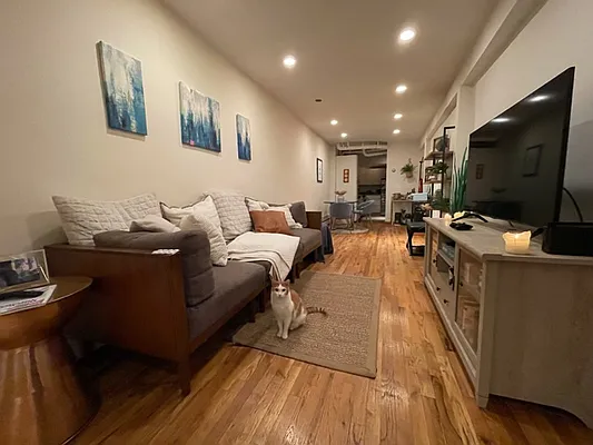 Rented by Oxford Property Group | media 11