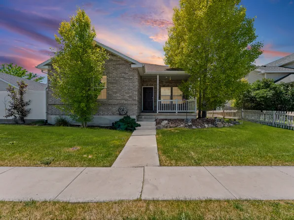 1820 E Cedar St, Eagle Mountain, UT 84005