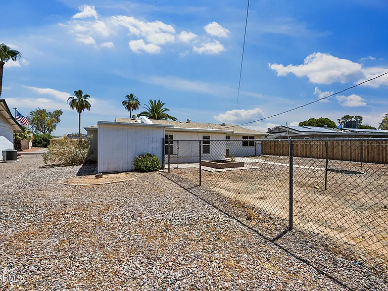 12422 N Cherry Hills Dr E — Photo 24