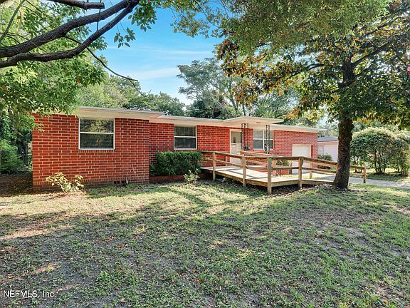 3rd image of 6117 GREENBERRY Lane