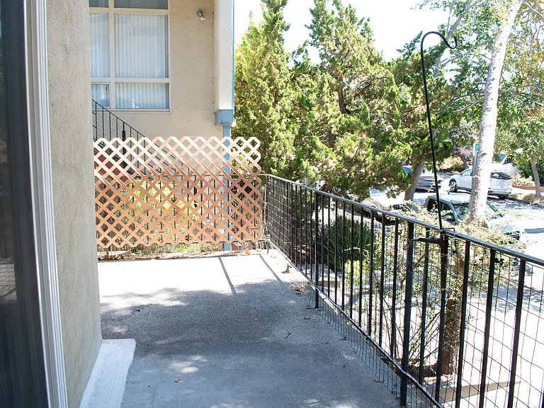 1929 Delaware St #3C — Photo 8