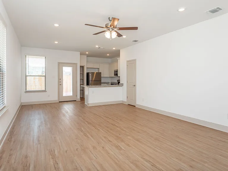 7607 Gramercy Way #102 — Photo 11