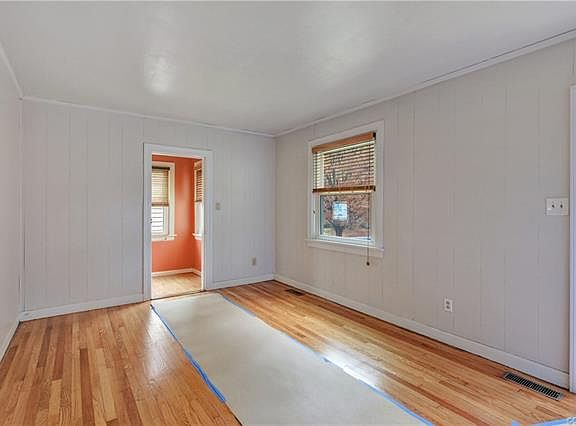 5th image of 706 W 49th St