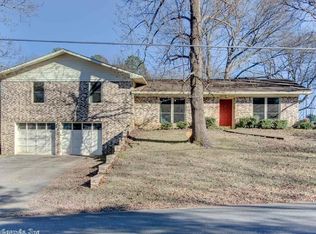 117 Village Rd, Hot Springs, AR 71913