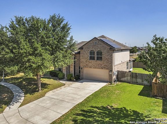 3rd image of 921 CRENSHAW CT