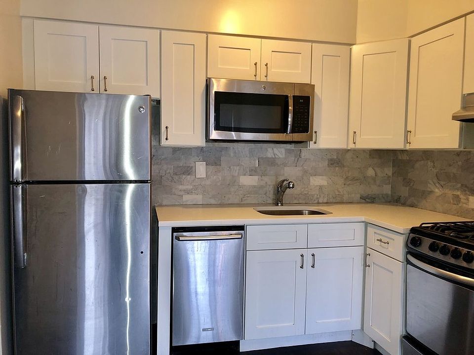 1st image of 3027 31st St APT 3A
