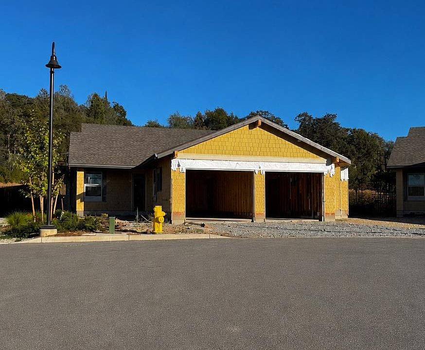 1st image of 2637 Commons Pl