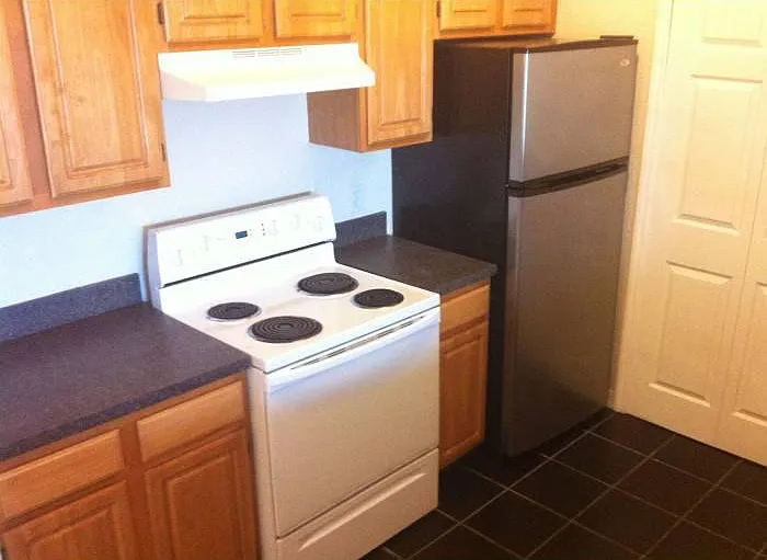 1 bed, 713 sqft, $1,300 — Photo 3