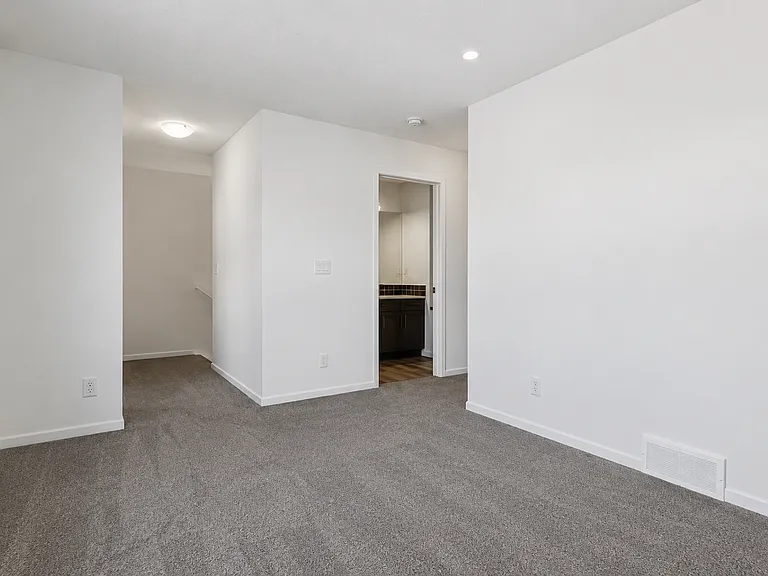 25 Yorkstone Row SW #UPPER — Photo 18
