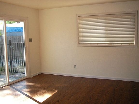 4th image of 1444 McAllister Ave