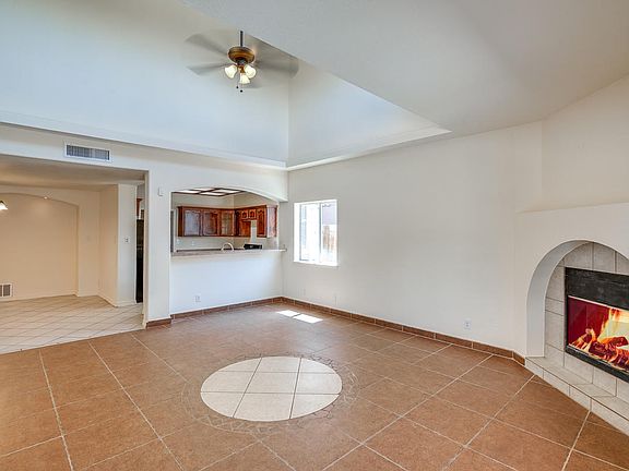 5th image of 1317 Vikki Carr Ln