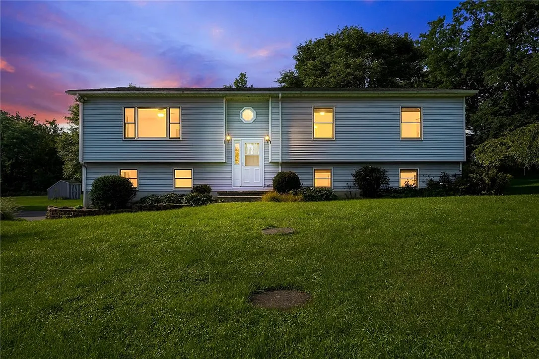 3 bed, 3.0 bath, 2316 sqft, $2,500 — Photo 1