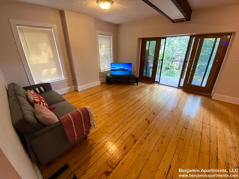 28 Beacon St #2 — Photo 12
