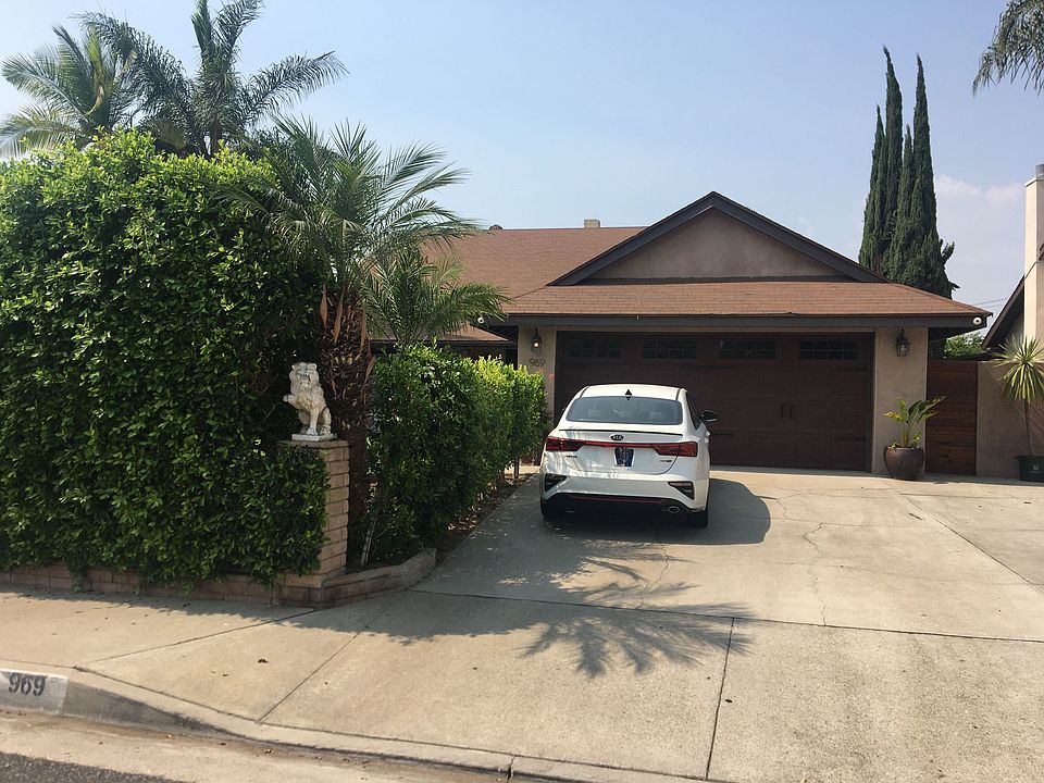 1st image of 969 N Leaf Ave
