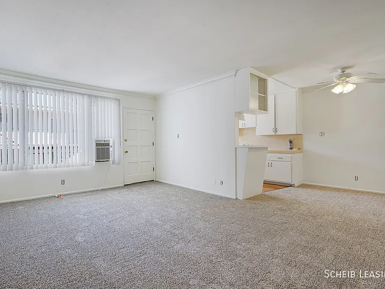 426 S Rexford Dr #10 — Photo 4