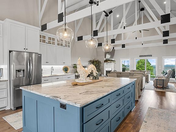 5th image of 306 Rocky Point Cir