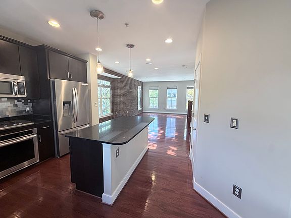 5th image of 4560 Longfellow St