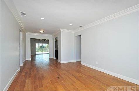 5th image of 3817 Zoe St