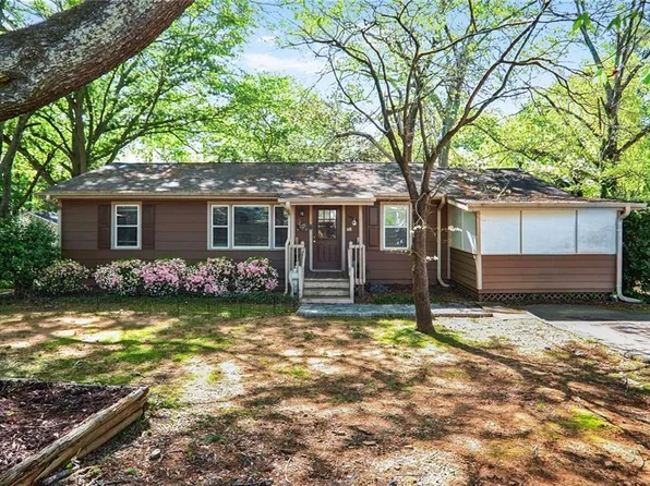 1400 Hidden Circle Dr, Buford, GA 30518