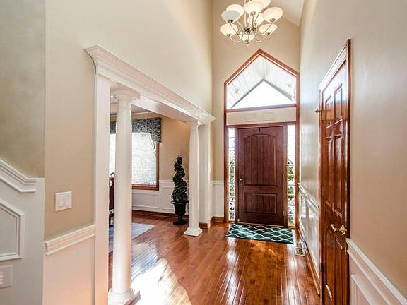 3rd image of 3238 Woodstone Dr
