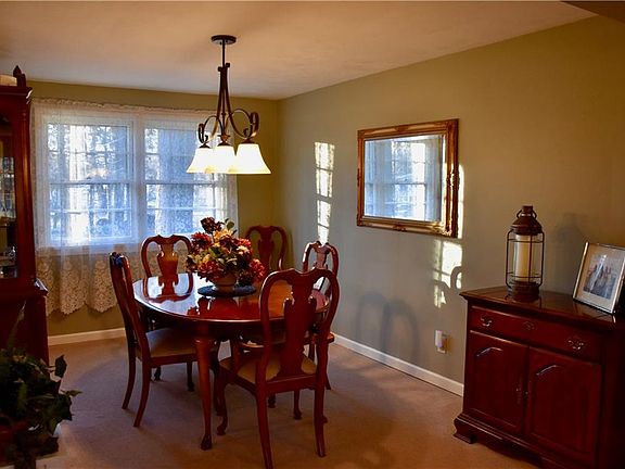 5th image of 9 Log Cabin Cir