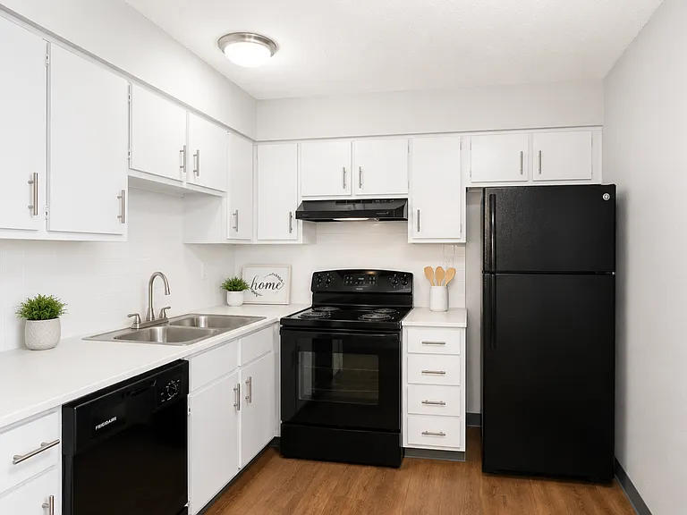 The Flats at Minor Park — Photo 16