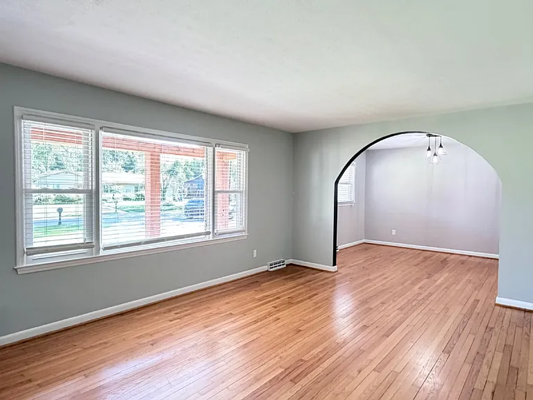 18 Carjen Ave — Photo 12