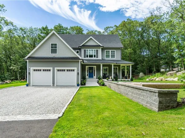 22 Saddlebrook Dr, East Greenwich, RI 02818