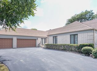 505 Robyn Ct, Prospect Heights, IL 60070