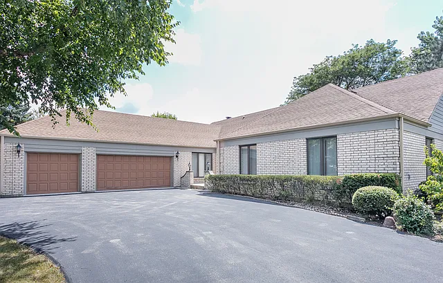 505 Robyn Ct photo 1