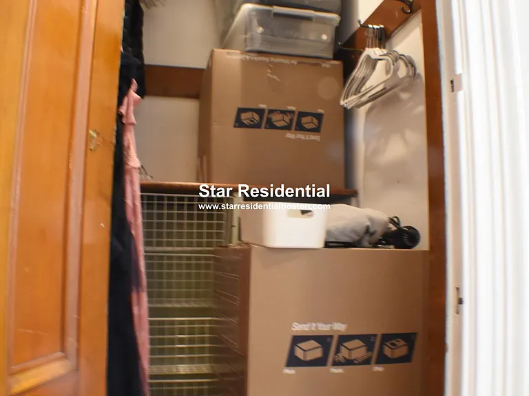 31 Fairfield St #201 — Photo 30