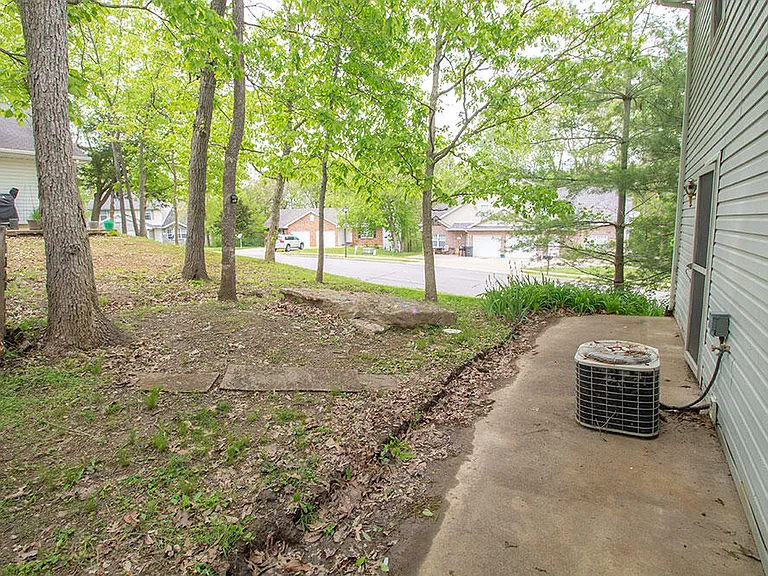 1325 Godas Dr — Photo 32