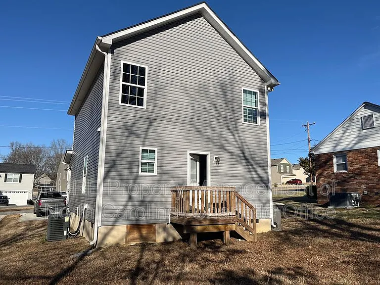 1402 Martin Luther King Ave #B — Photo 12