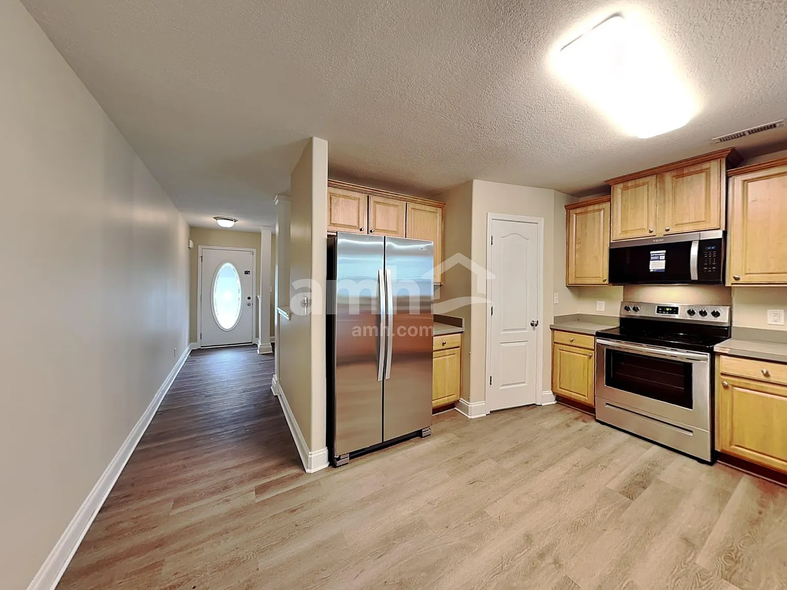 6 bed, 3.5 bath, 3410 sqft, $2,870 — Photo 4