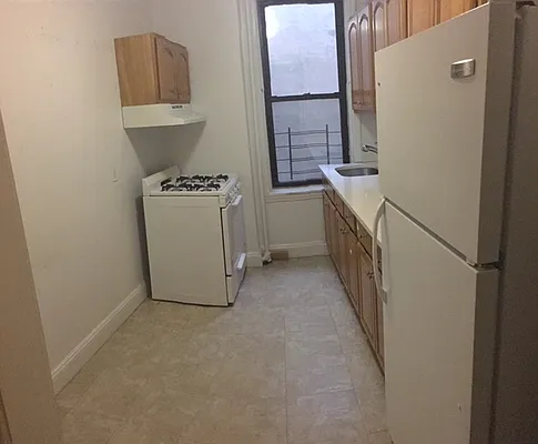 Rented by Talent Real Estate Inc. | media 16