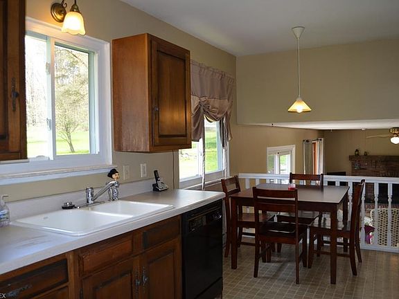 5th image of 8811 S Spring Valley Park Dr