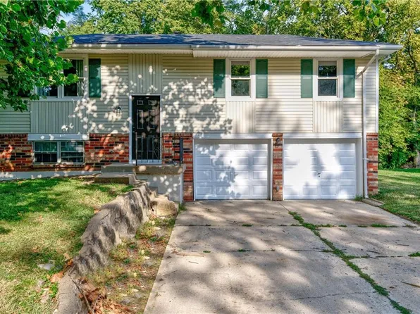 1005 Barley Ln, Buckner, MO 64016