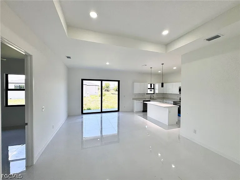 4206 NW 32nd Ln — Photo 3
