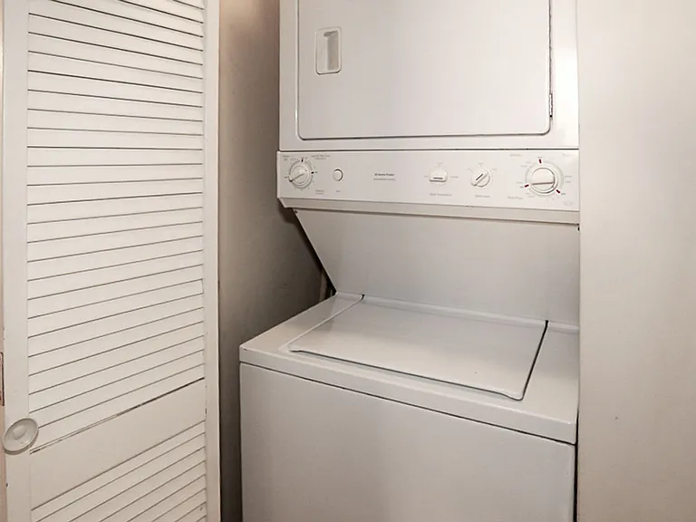 638 W Roscoe St #1 — Photo 6